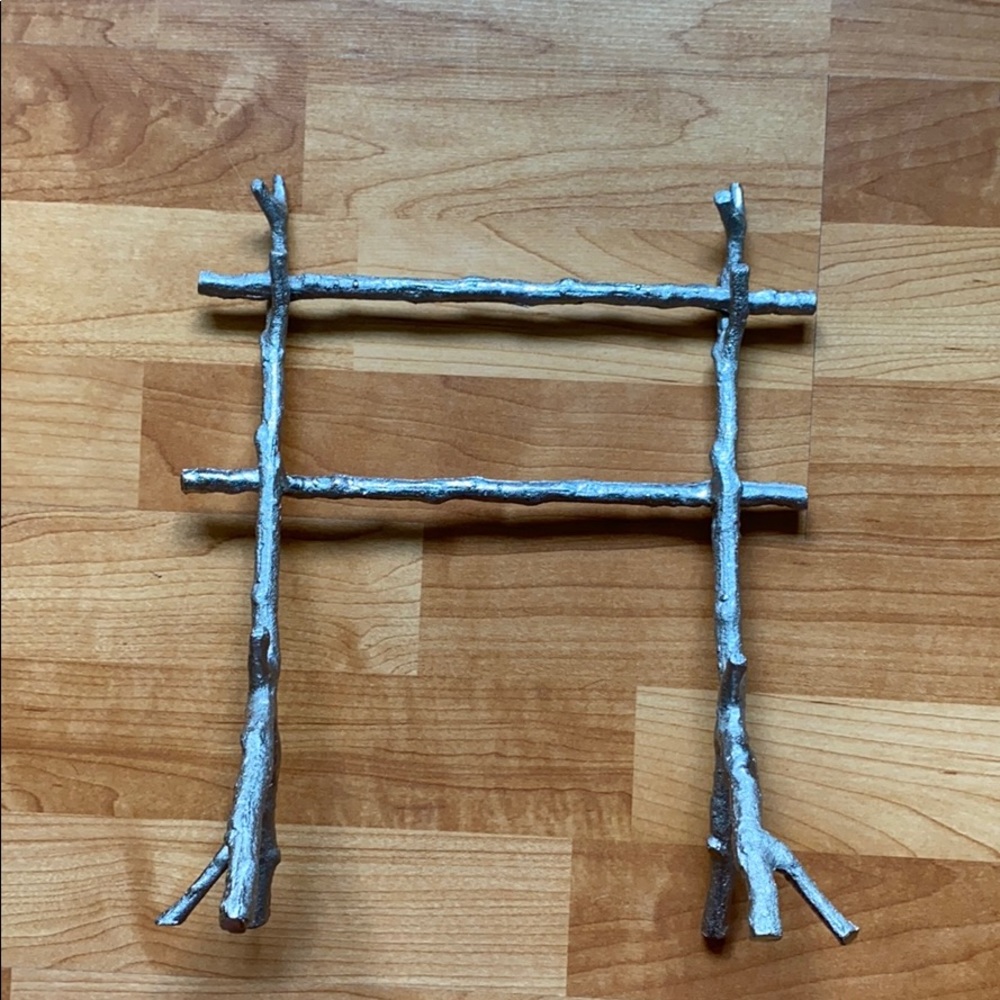 Necklace holder